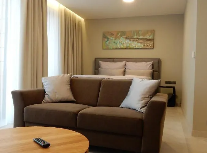 Mg Restaurace/luxury מלאדה בולסלאב
